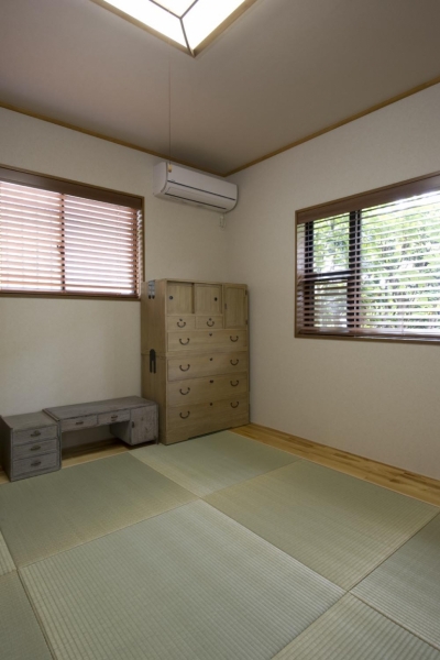 和室 (T邸・オリジナルキッチンと家具で光と風が遊ぶ憧れのリビング)