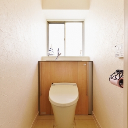 川崎市S様邸 ～子供が走り回る家～-スッキリ、快適なトイレ