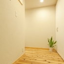 東京都I様邸 ～体で感じる自然素材の住まい～の写真 玄関