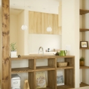 東京都大田区I様邸 ～自然素材とスキップフロアが楽しい家～の写真 造作キッチンカウンター