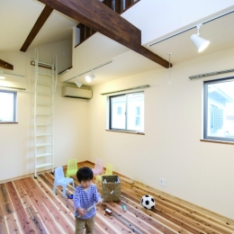 東京都大田区I様邸 ～自然素材とスキップフロアが楽しい家～-自然素材が気持ちいい、キッズスペース