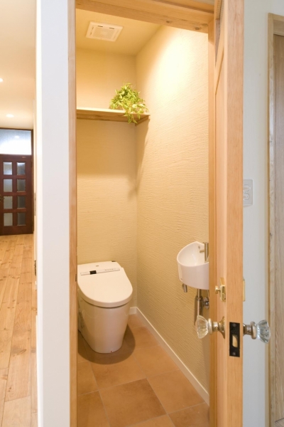 トイレ (S邸・自然素材を用いて、オリジナリティーのある改修を。)
