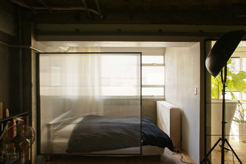 ベッドルーム事例：窓際に作られたベッドルーム（R306＠渋谷）