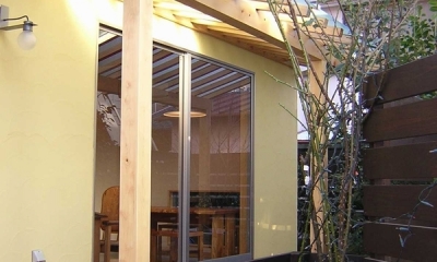 外観｜Days－Cafe　小さな庭を眺めるCafe