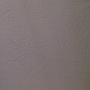 エアコンのない家の写真 漆喰の壁