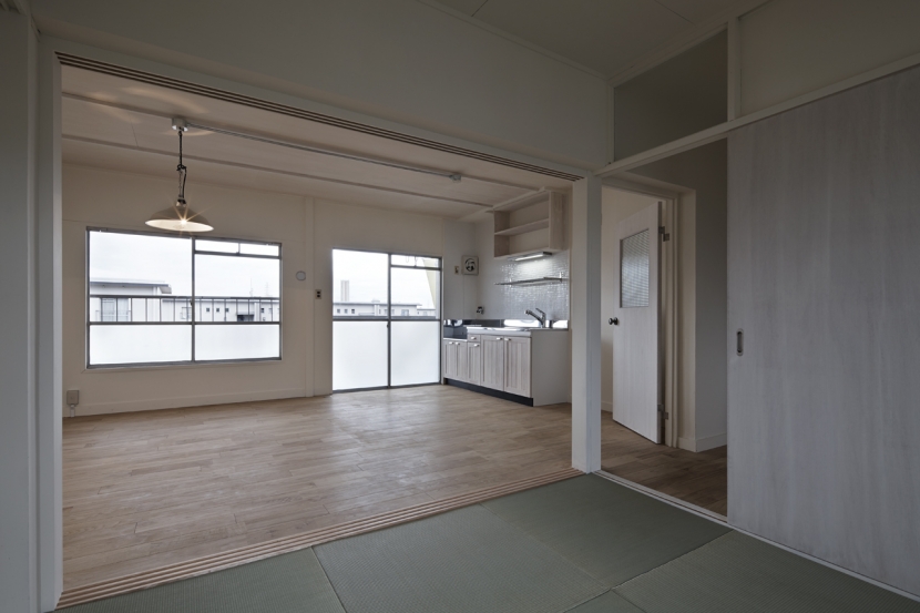 吉永建築デザインスタジオ「しんかな団地リペア　くりの家｜いい団地だからなおして暮らす。古きよき団地をめでるリノベーション。」