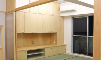大阪の畳間のあるマンションリノベーション｜昭和40年代築のマンションを明るく、ふんだんに木を使ったインテリアにリノベーション (リビング)