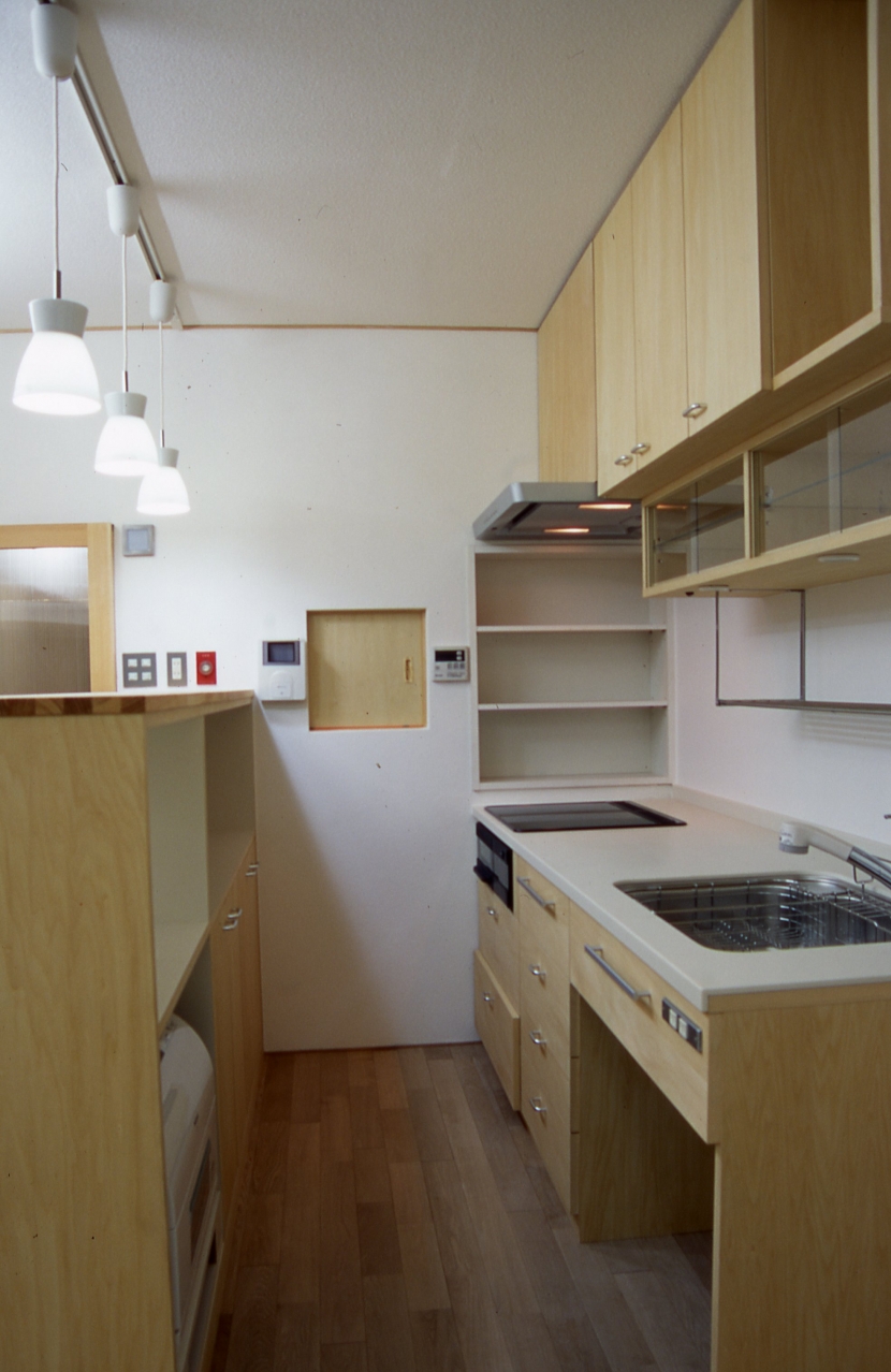キッチン事例：キッチン（大阪の畳間のあるマンションリノベーション｜昭和40年代築のマンションを明るく、ふんだんに木を使ったインテリアにリノベーション）