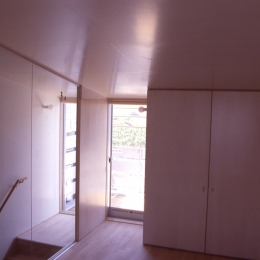 大阪のミニクーパーな家｜ミニクーパーのように小さくて高性能でスタイリッシュな家 (寝室)