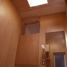 大阪のミニクーパーな家｜ミニクーパーのように小さくて高性能でスタイリッシュな家 (洗面室)