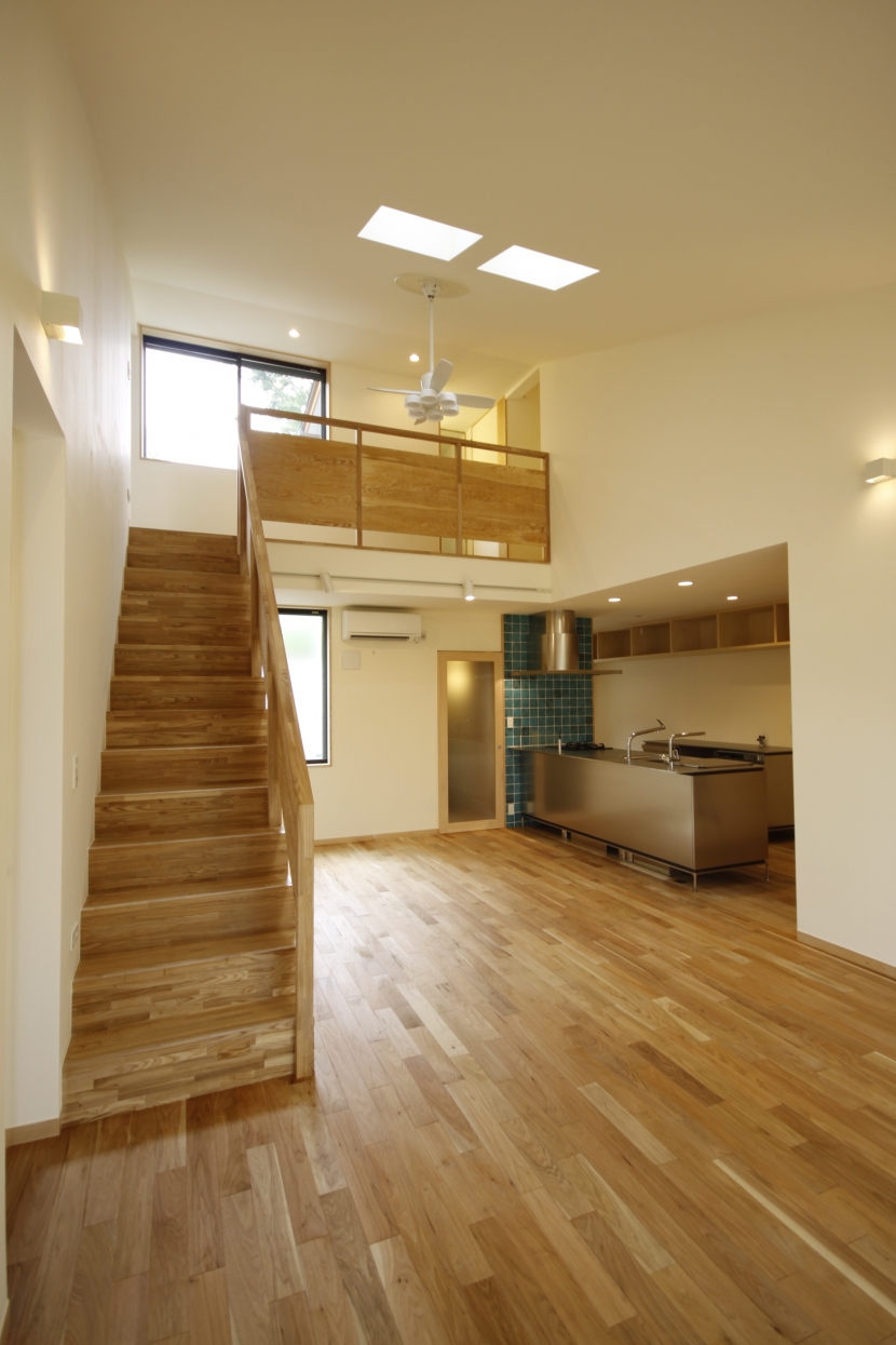 吉永建築デザインスタジオ「北摂のひろい家｜伝統的な座敷と二世帯に対応する新しい住まい」