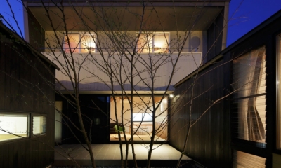 加須の不動産屋さんの家 (中庭)