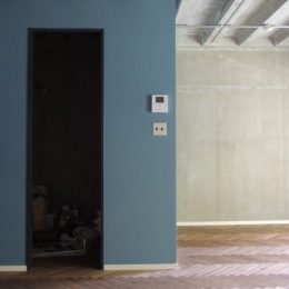 三鷹市Ｔ邸 _削ぎ落とすリノベーション-躯体現しの壁と天井