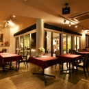 東京都大田区Y様邸 ～中庭のあるレストラン～の写真 中庭を囲む客席