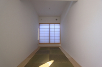 和室 (斜め窓の家　OUCHI-06)