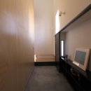 オウチ12・木箱の入った家の写真 玄関広間