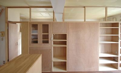 スペースを大きく分ける収納棚1｜家具で仕切りをつくったマンションリノベ