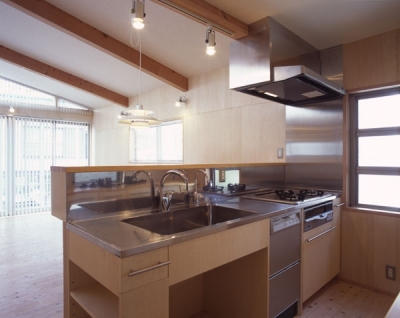 オリジナルのキッチン (ヒノキの床の心地よい 2階リビング)