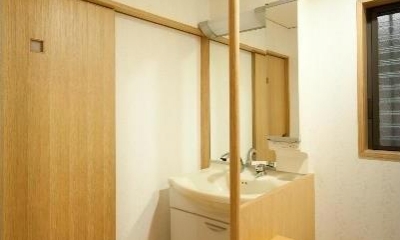 トイレ／バリアフリーを考慮｜平屋 和風モダンの家　　築60年の一部を残した住宅の建て替え