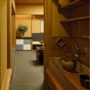 小間・広間・立礼席　　ＲＣ住宅の1階に和の空間の写真 水屋は床板を外すとミニキッチンに早変わりする