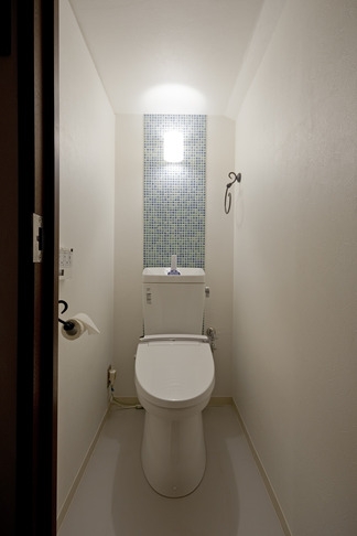 バス/トイレ事例：トイレ（サブウェイタイルに造作洗面。自分好みのデザインと住み心地を追求した家にリノベーション）