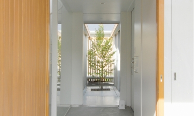 昭和のコートハウス (玄関)