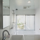 昭和のコートハウスの写真 洗面／浴室
