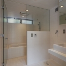 五反野の家の写真 浴室（撮影：淺川敏）