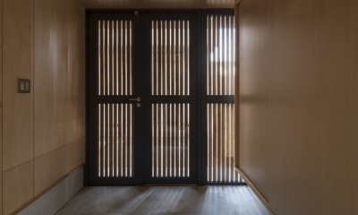 玄関1（撮影：淺川敏）｜武蔵境の家