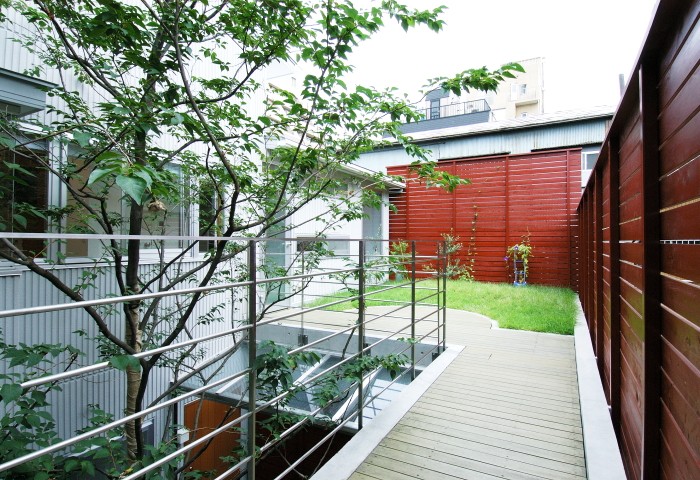 小島建一「浅草の家―２階にある庭」