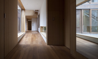 廊下1（撮影：淺川敏）｜狛江の家