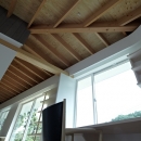 陽傘の家の写真 天井-傘状垂木（撮影：鳥村鋼一）