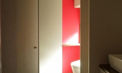 トイレ（撮影：樽井利和）｜神泉リノベーション（東京都目黒区S邸）