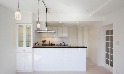 白を基調としたキッチン｜統一感のある家