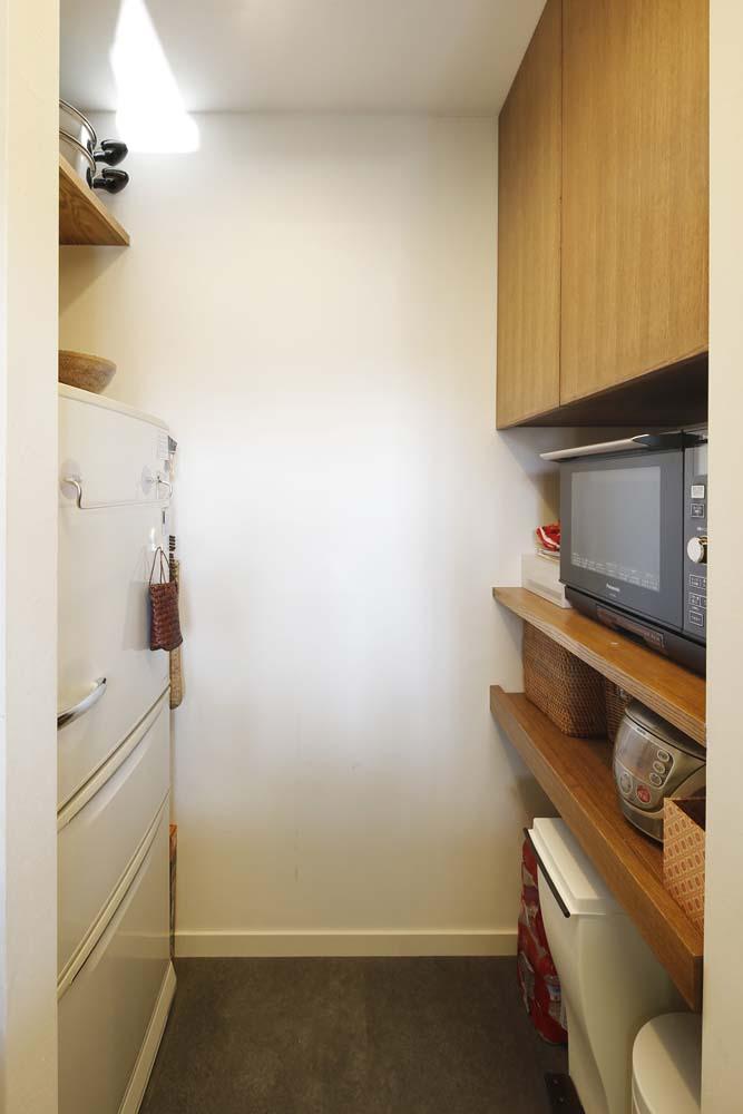 収納事例：キッチン3（H邸・白のハーモニーで作る二人のこだわり空間）