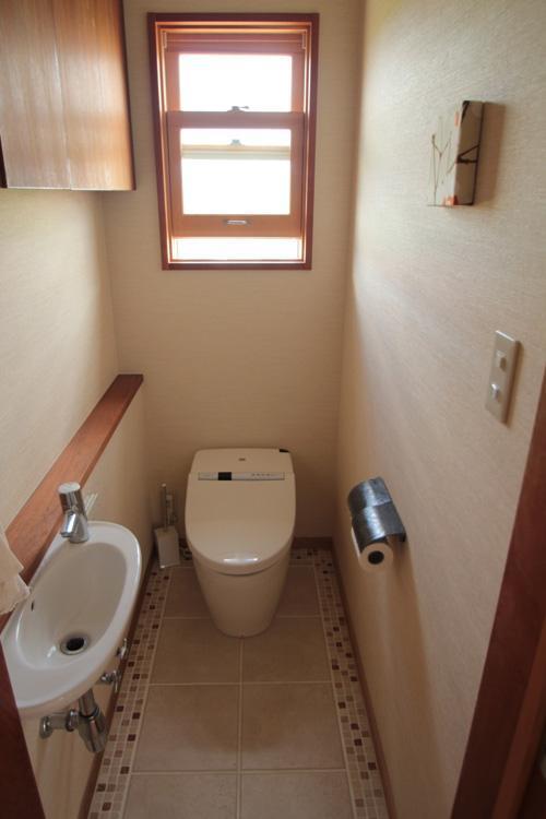 バス/トイレ事例：2階のトイレ（池田自邸）