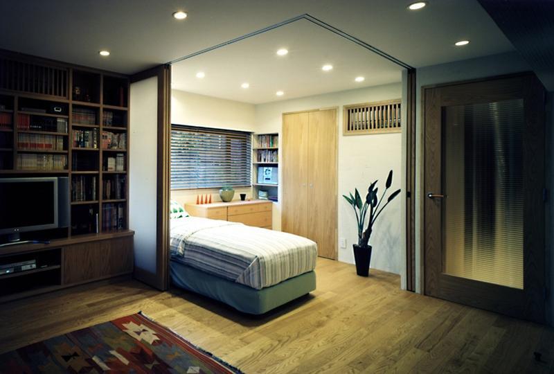 ベッドルーム事例：可動式パーテーションで仕切られた寝室（マンションのスケルトンリフォーム）