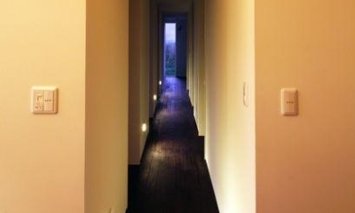 廊下（撮影：安達治）｜寿都の平屋