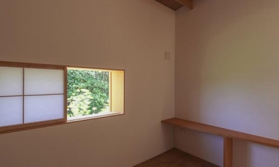 個室（撮影：多田ユウコ）｜東員の住宅｜神社の森を借景とした家｜
