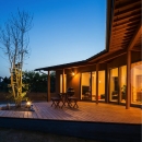 緑苑の家の写真 ウッドデッキテラス-夜景
