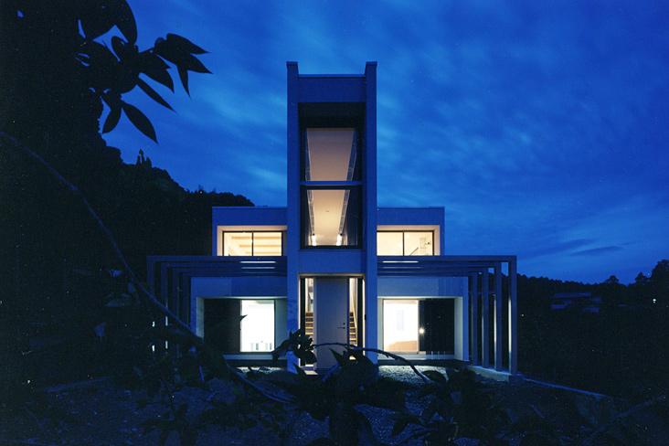 秋山雄威「『I－house』〜垂直・水平のラインの美しさを表現した住まい〜」