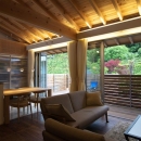 狭小土地に建つ自然素材で造る2世帯住宅の写真 子世帯・自然素材LDK