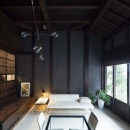古民家の家／Traditional Japanese House with Modern Interiorの写真 白い床が映えるリビングダイニング
