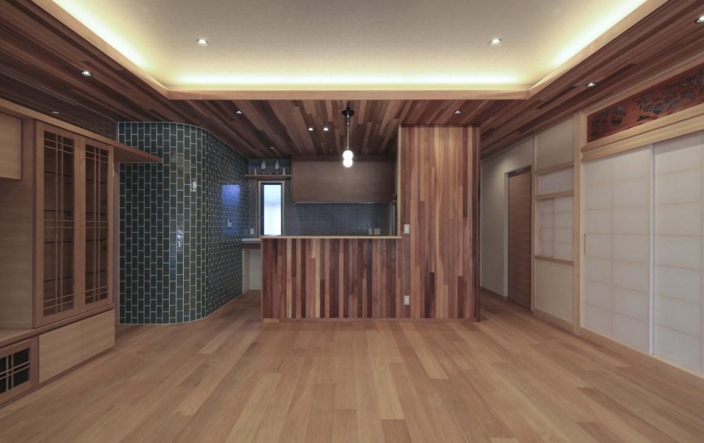 スミカデザインオフィス「『TOMOIKI NO IE』こだわりいっぱい、和モダンな住宅」