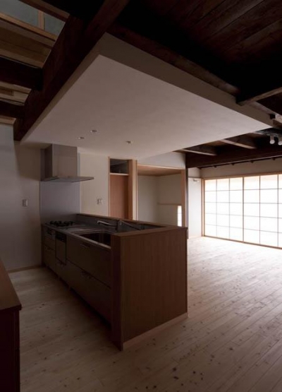 対面式キッチン (左京の町家／築100年以上の京町家をリノベーション)