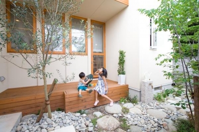 公園に行かなくても安心して遊ばせられる庭 テラス特集 Suvaco スバコ