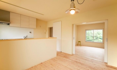 埼玉県和光市・緑豊かな旧公団住宅を、シンプルで暖かな空間へ