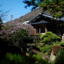 岩田坂の増築の写真 美しい庭のある家外観-2