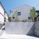 『コヤナカハウス』半屋外空間のドマがある家の写真 シンプルな外観