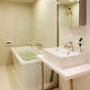 岐阜市Ｔ邸・シンプルモダン住宅へ全面リフォームの写真 白基調の洗面室・浴室